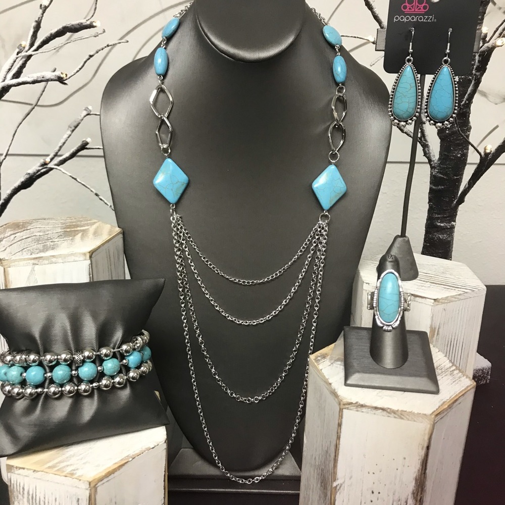 Paparazzi Turquoise & Silver Necklace Earrings set